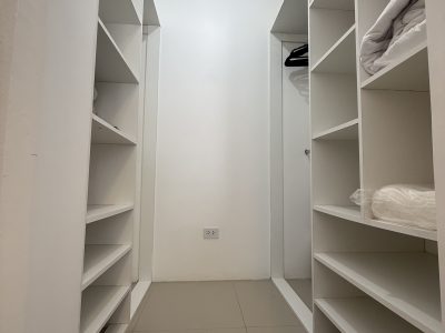 Walking Closet